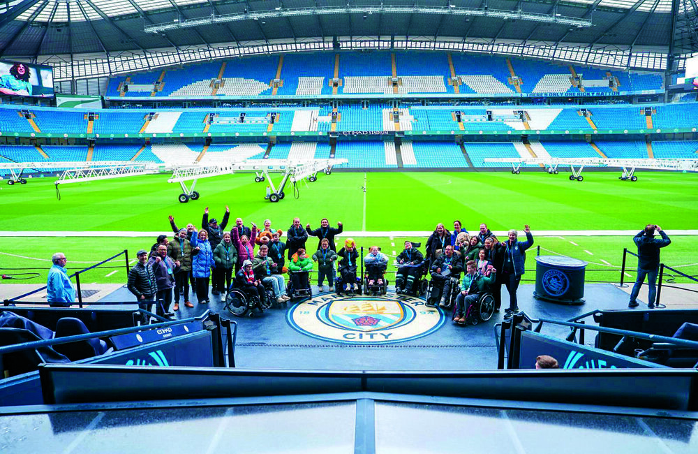 Met z'n allen in het grote stadion van Manchester City..jpg