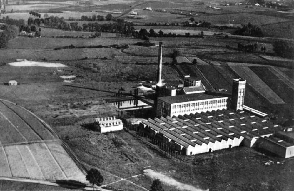 30x45 0531a luchtfoto van heek.jpg