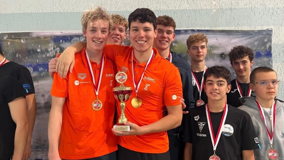 Remscheid 2025 estafette 4x50 vrij heren 1e.jpg