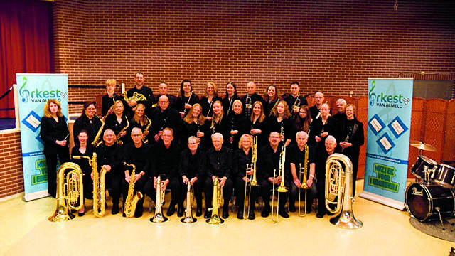 Orkest van he Oosten senioren.jpeg