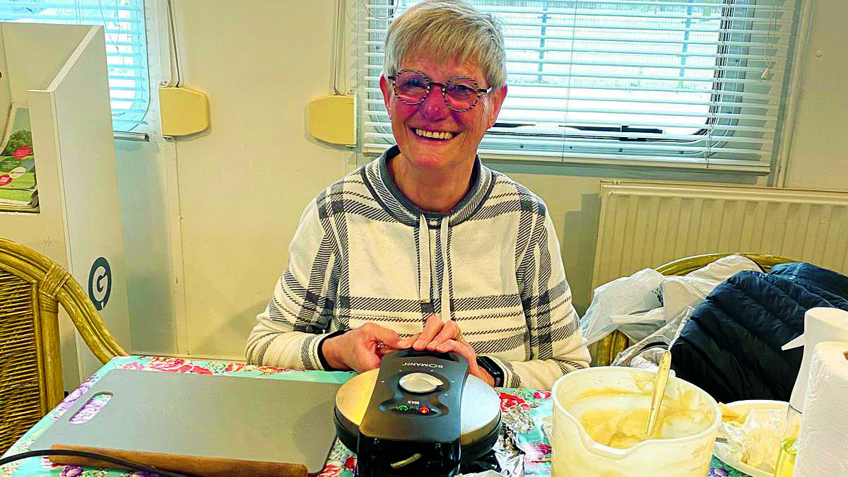 Marie- Anne heeft urenlang kniepertjes gebakken.jpg