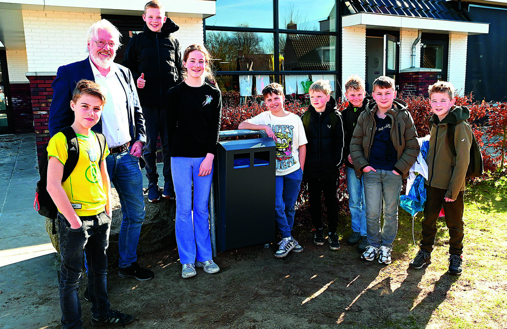 Nieuwe prullenbak.JPG