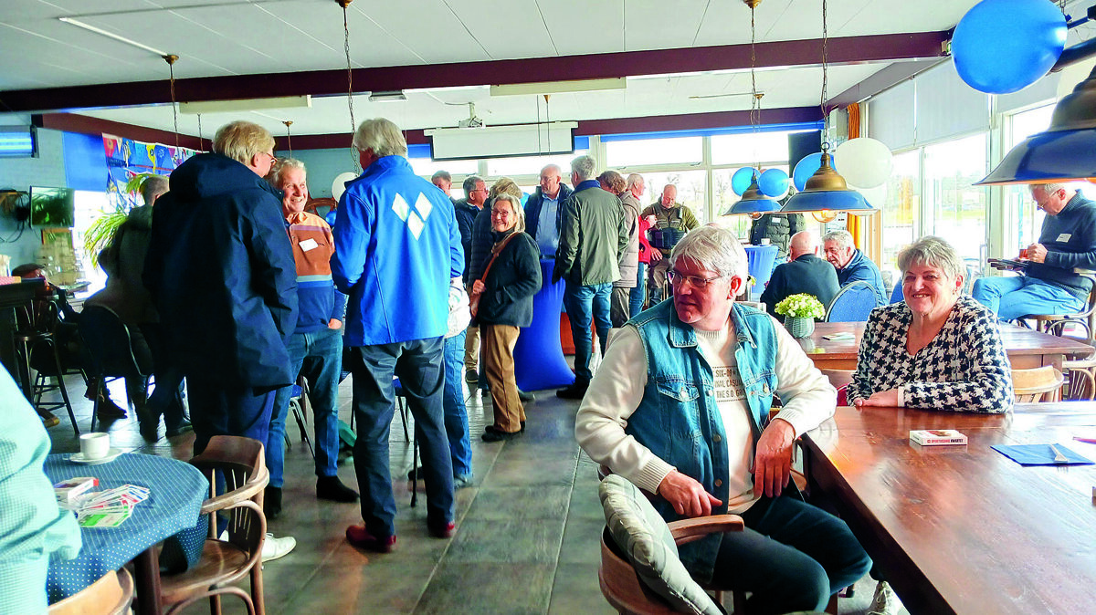 Veel belangstelling voor de opening.jpg