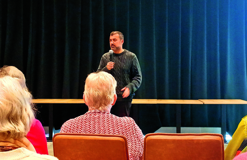 Äzkan Akyol vertelt over zijn bijzondere leven.jpg