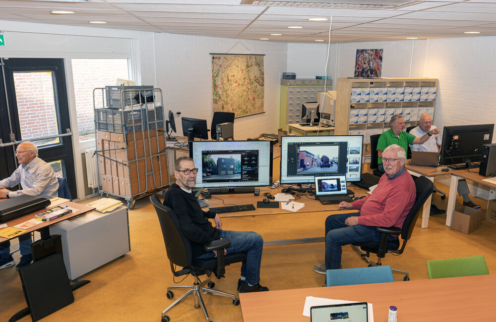 Van l.n. rechts Jos Wijerink, Gerard olde Kalter, John Verboom, Hans Lotgerink en Jan bekke_DSC1639 kopie