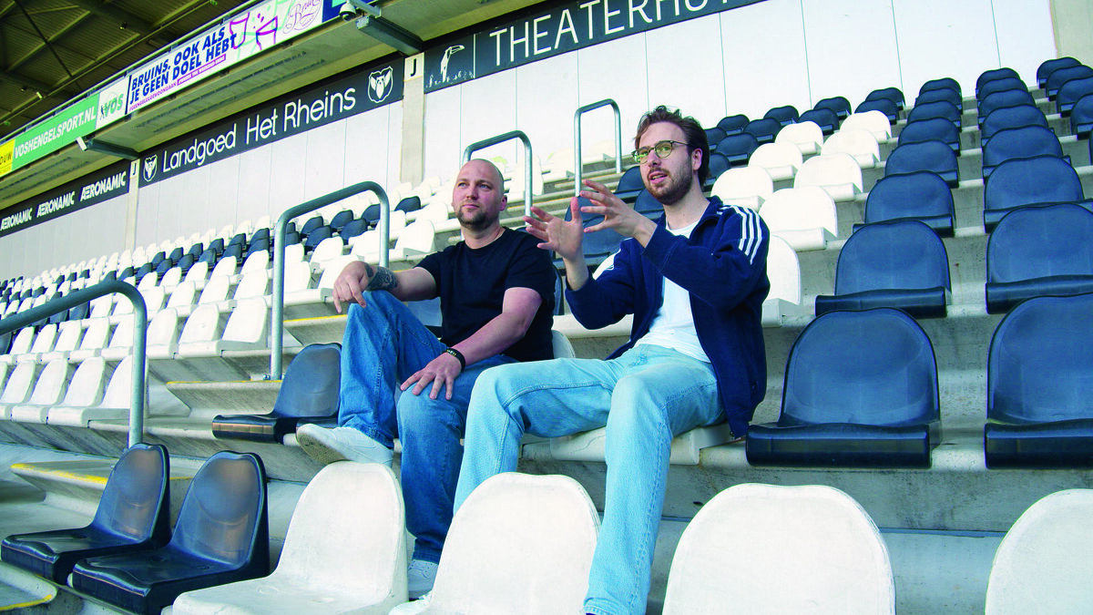 Still_voetbalanalist Bjorn Wind in Asito stadion