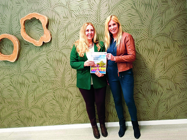 Wethouder Marian Oosterbroek en controller Wendy Wegdam.jpg