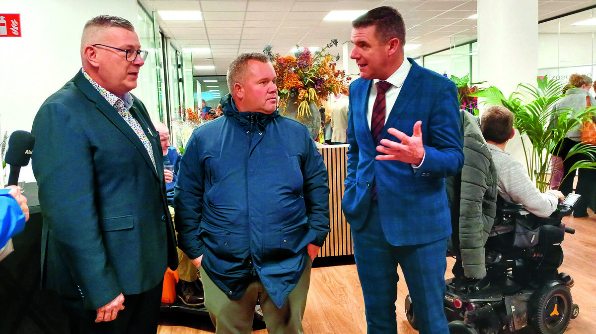 Bestuuurder Mensink, dhr Heinhuis en Wethouder van Mierlo.jpg