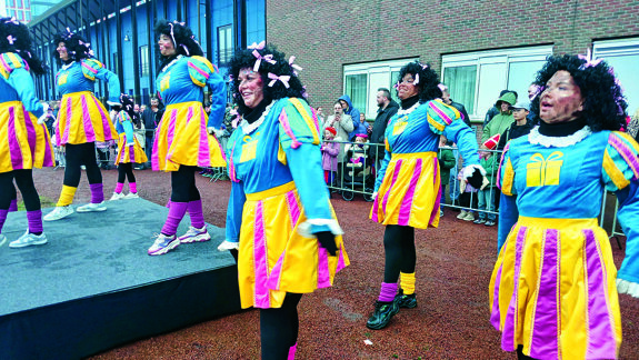 De dansende Pieten zorgden voor een echt Sinterklaasfeest.jpg