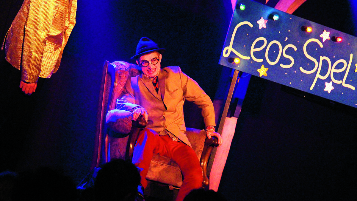 Joost Hoonberg as Buschauffeur Bert.JPG