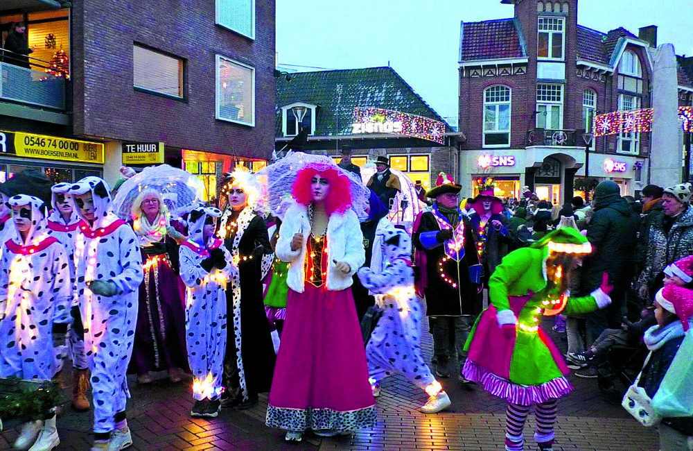Kerstparade in volle gang.jpg
