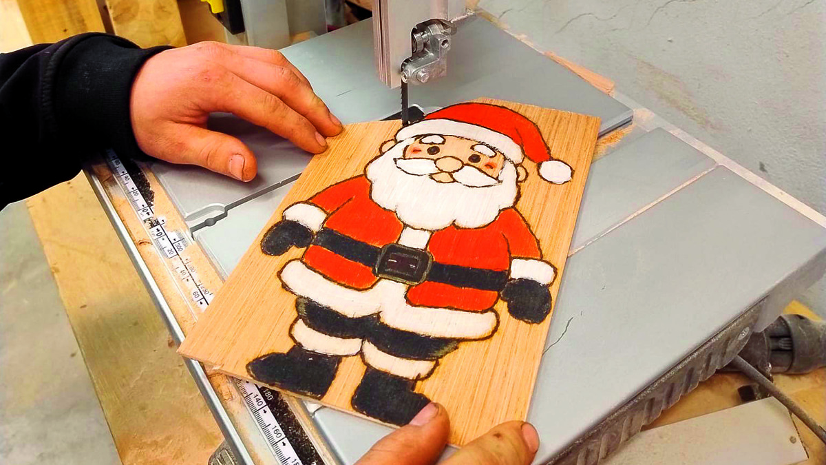 Het WorkHome LosserHof maakt versieringen.JPG