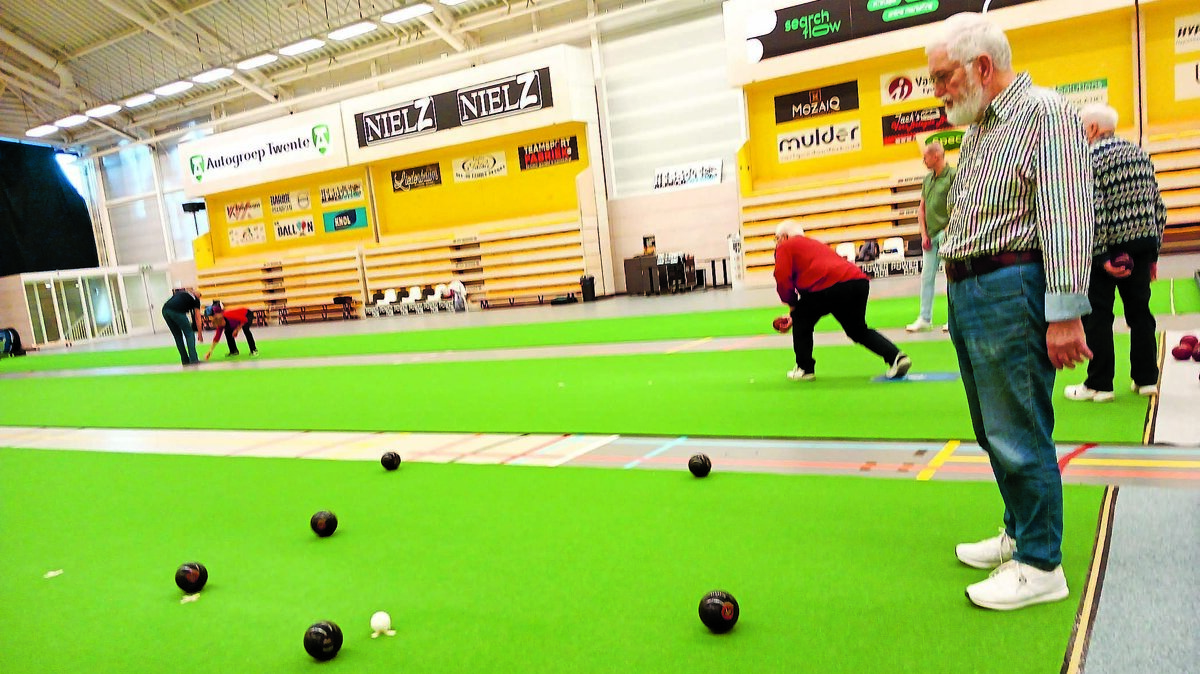 Er wordt op meerdere banen gespeeld.jpg