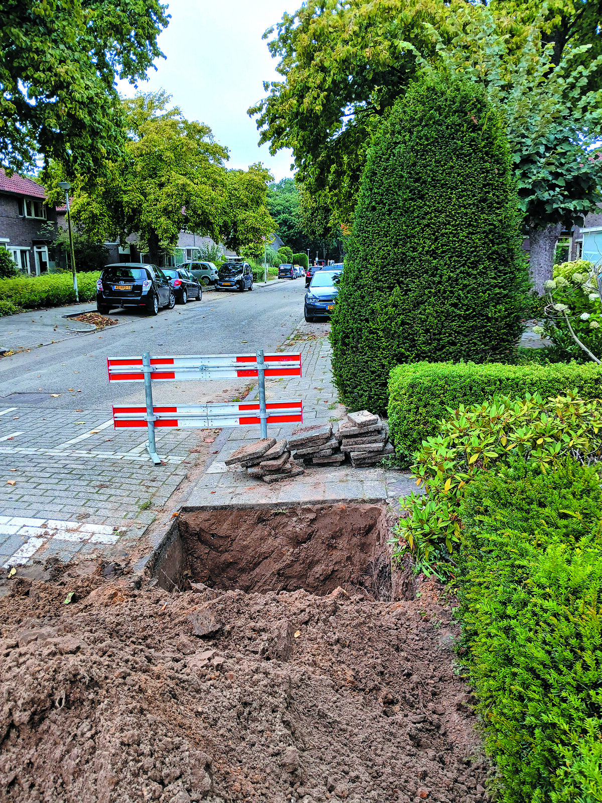 de wateraansluitingen naar de ongeveer 40 adressen zijn afgerond