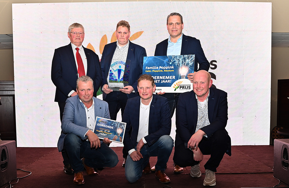 Gebroeders Poppink Reutum Ondenemers van het jaar.JPG