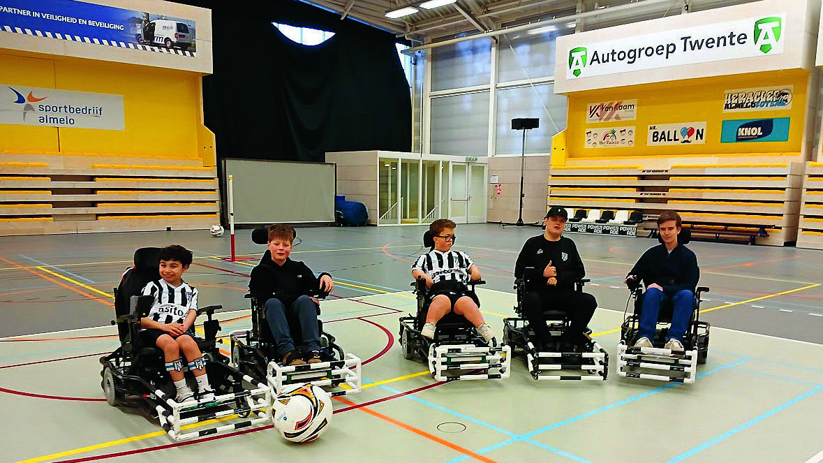 Spelers zitten te popelen om een partijtje te gaan spelen.jpg