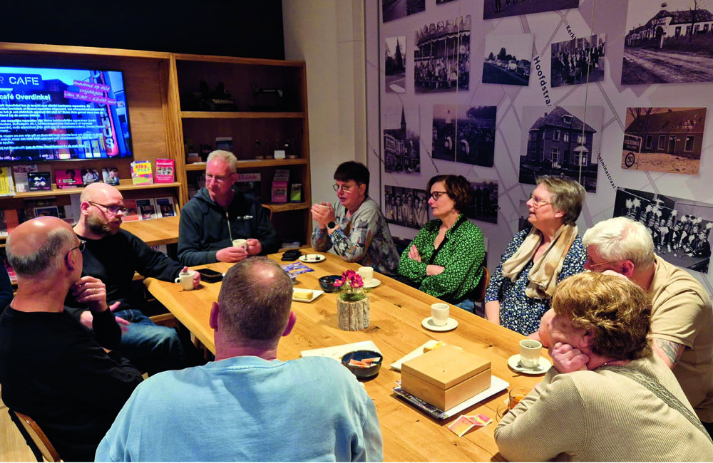 Wesley in gesprek.jpg