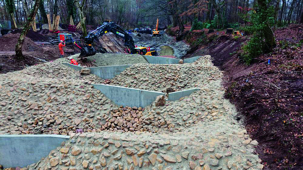 De nieuwe vispassage krijgt vorm.jpg