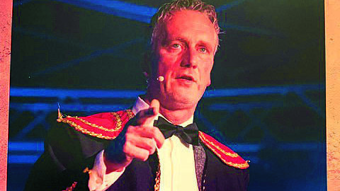 Stephan de Schreijer as Brandweerman.jpeg