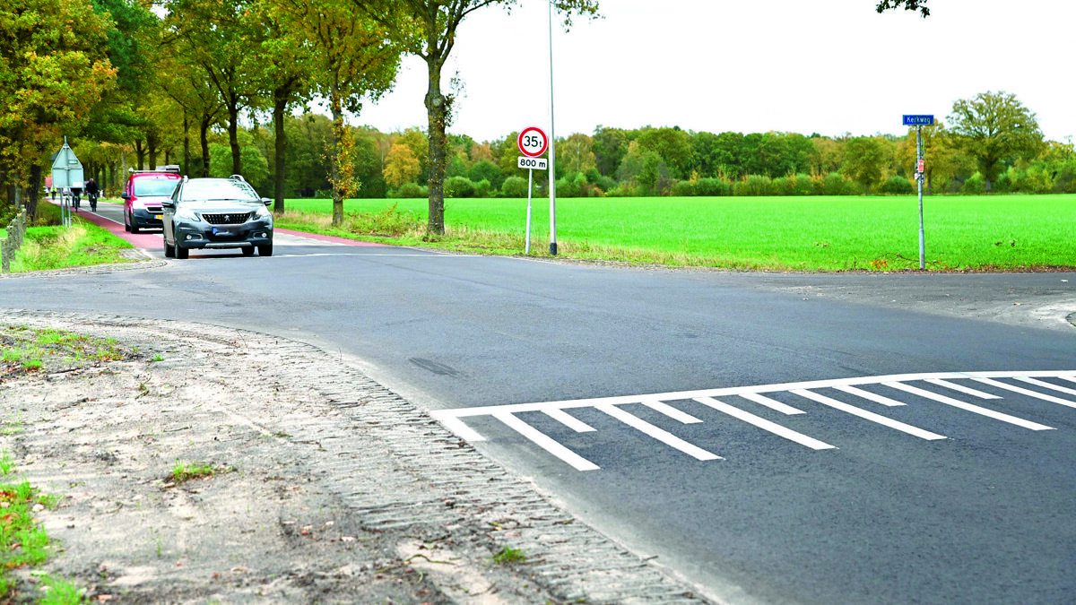 Verhoogde kruising Gruttoweg - Kerkweg.jpg