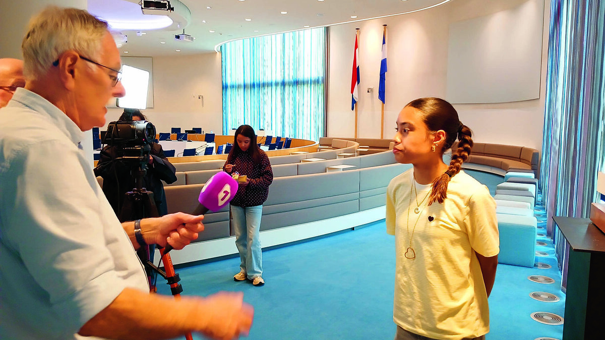Kiara gaf een intervieuw voor Almelo 1.jpg