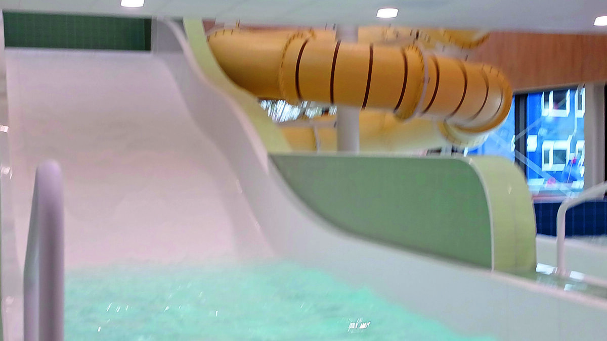 De familieglijbaan en de buizenglijbaan.jpg