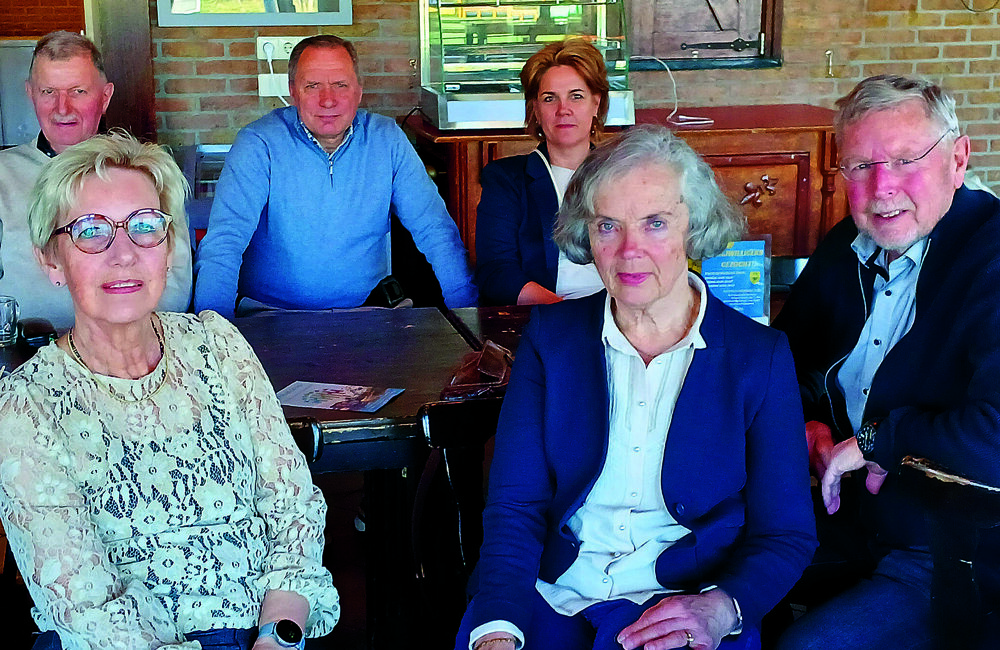 De initiatiefnemers van het Parkinson café, Ben Brouwer, Tonnie Brouwer, Remco Damhuis, Margarita Vastert, Carla Wild en Han Wild.jpg