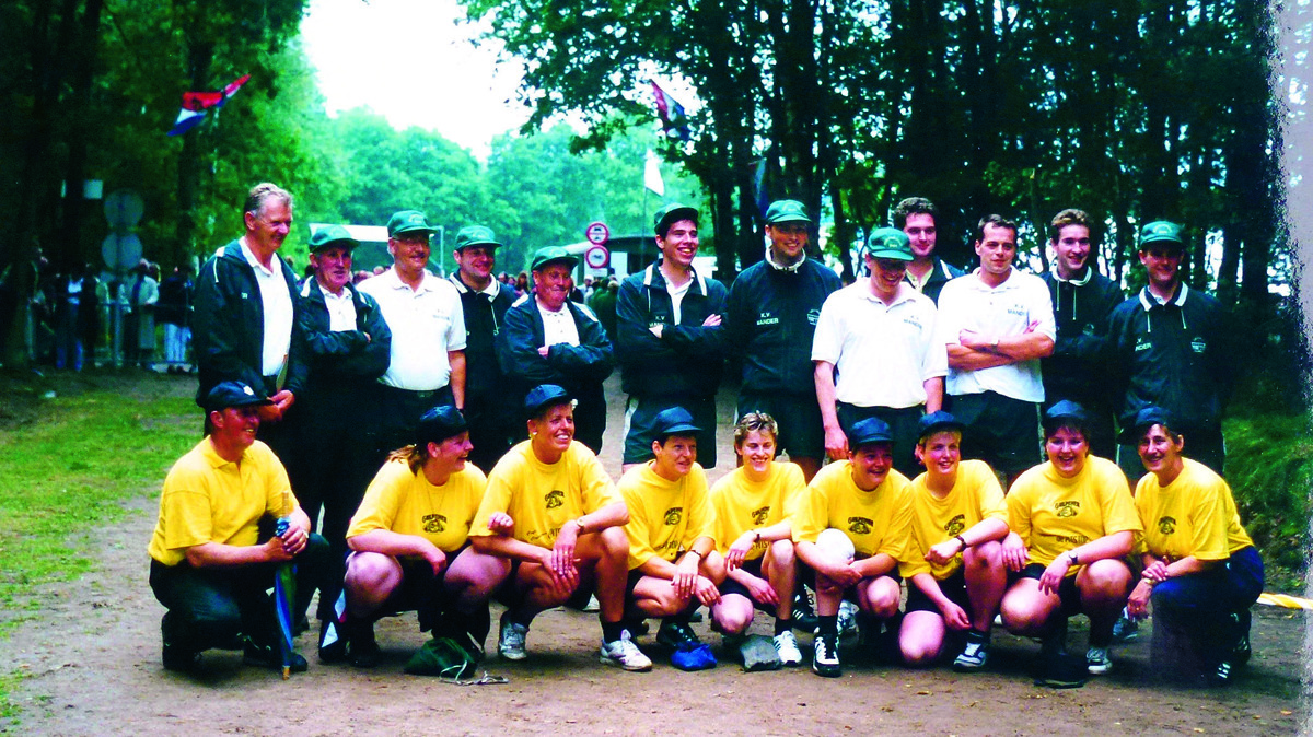 Foto 2. KV Mander vestigd wereldrecord over 100 schoten