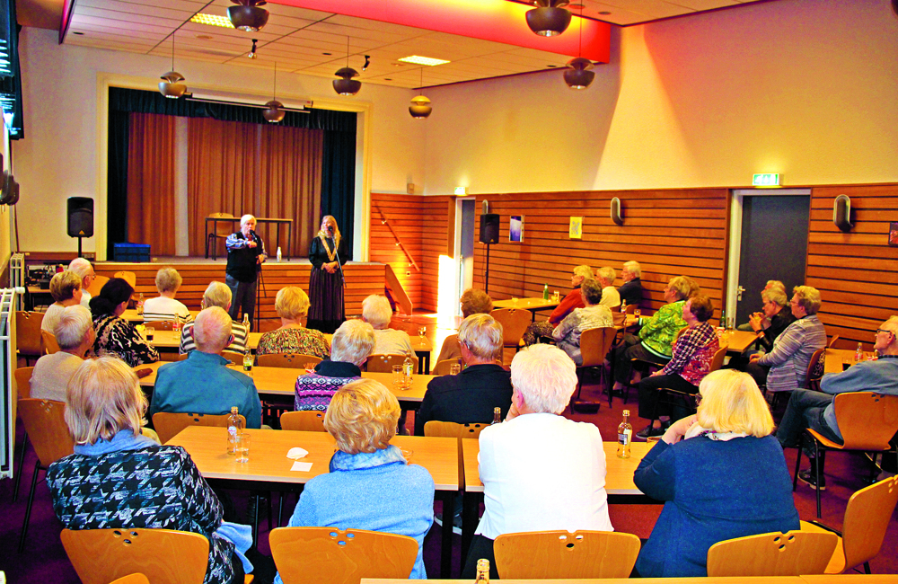 Aandacht voor een lezing georganiseerd door de KBO.JPG