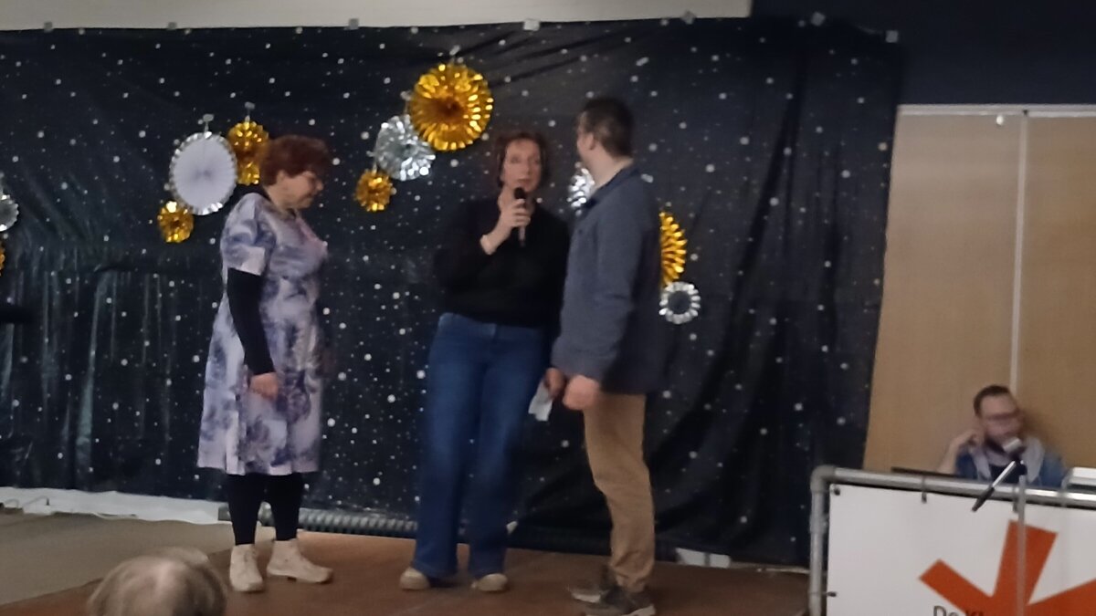 presentatoren wisten de sfeer er goed in te houden