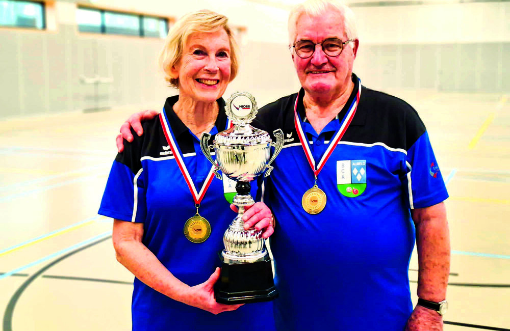 Hetty Witmans en Leo Brama Nederlands Kampioen Bowls.jpg