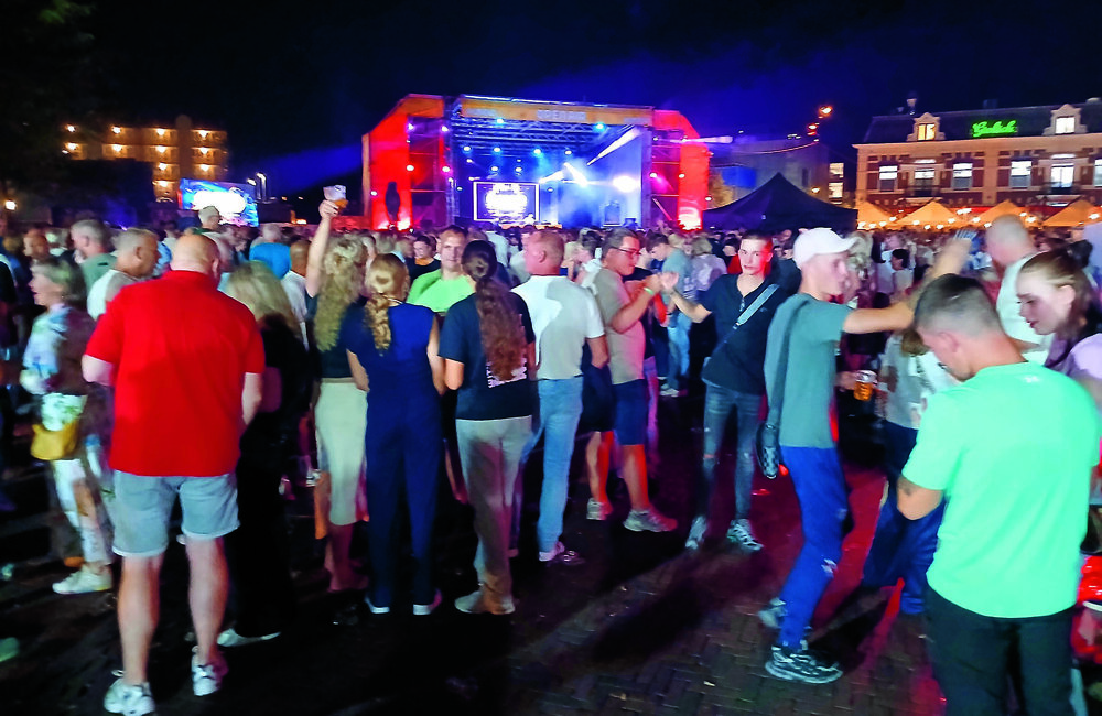 Vooral veel jongeren op de Hollandse avond