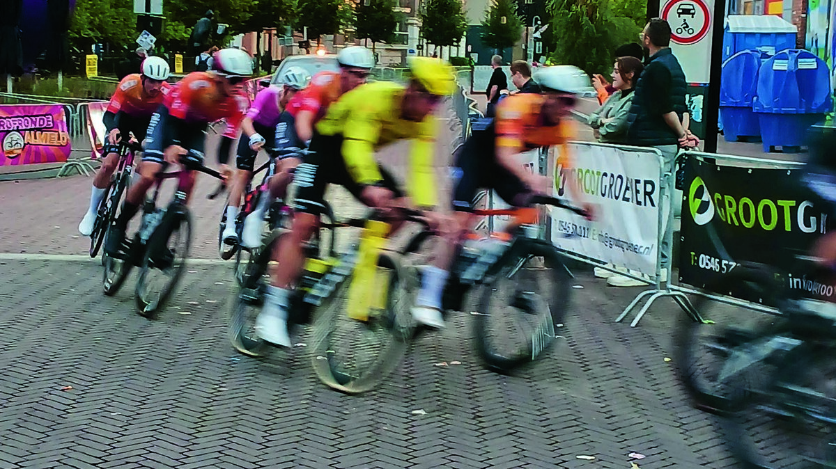 Wielrenners racen weer door de binnenstad