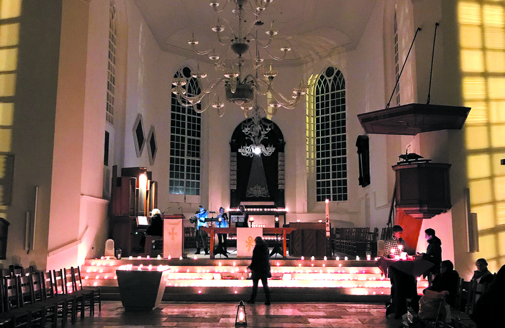 Follow the Light 22-11-2018 staand.JPG