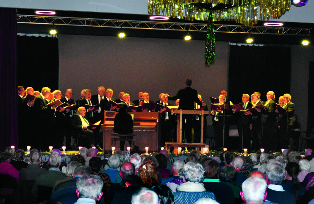 Foto Denekamps Mannenkoor.jpg